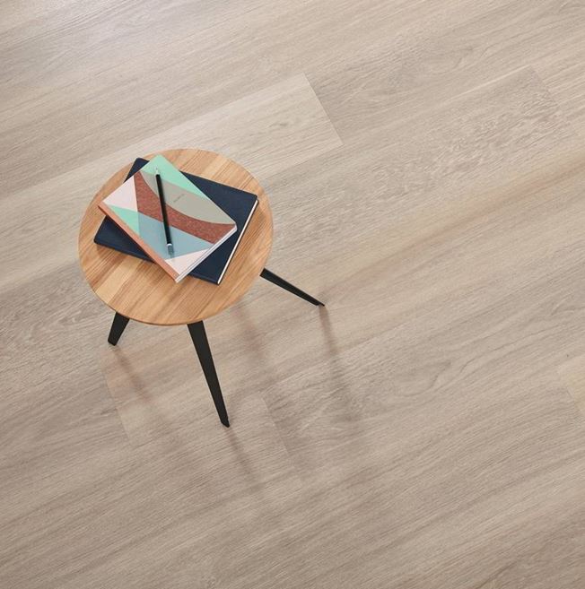 Karndean Van Gogh Neutal Brushed Oak VGW126T