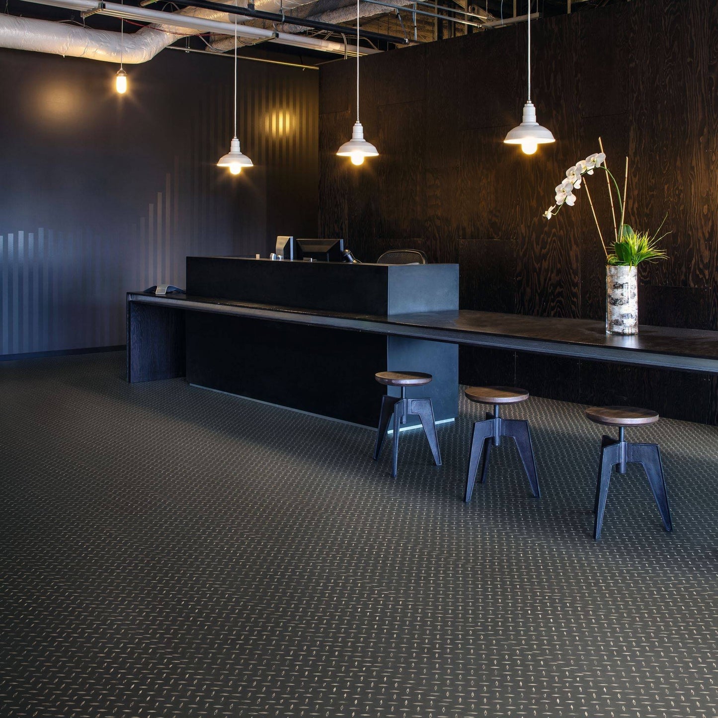 Polyflor Expona Design Black Treadplate 8122