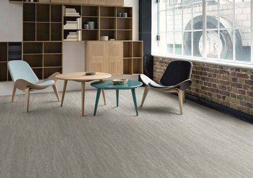 Polyflor Expona Commercial Light Varnished Wood 4071